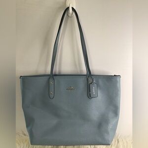 Coach Ava Tote Signature Crossgrain Leather  Blue Color EUC